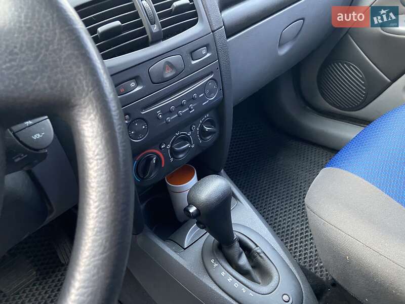 Седан Renault Clio Symbol 2006 в Киеве фото 10 Седан Renault Clio Symbol 2006 в Киеве