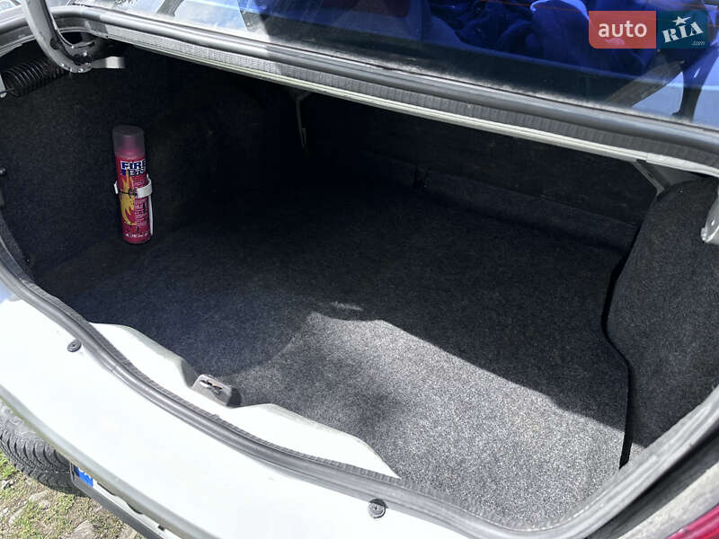 Седан Renault Clio Symbol 2008 в Львове фото 45 Седан Renault Clio Symbol 2008 в Львове