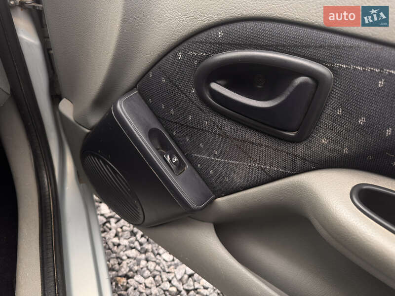 Седан Renault Clio Symbol 2004 в Стрые фото 8 Седан Renault Clio Symbol 2004 в Стрые