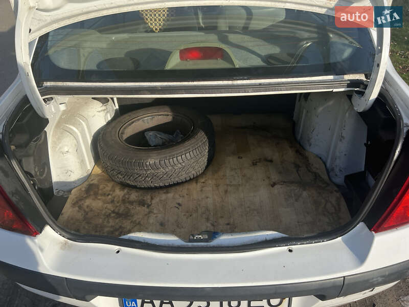 Седан Renault Clio Symbol 2004 в Киеве фото 9 Седан Renault Clio Symbol 2004 в Киеве