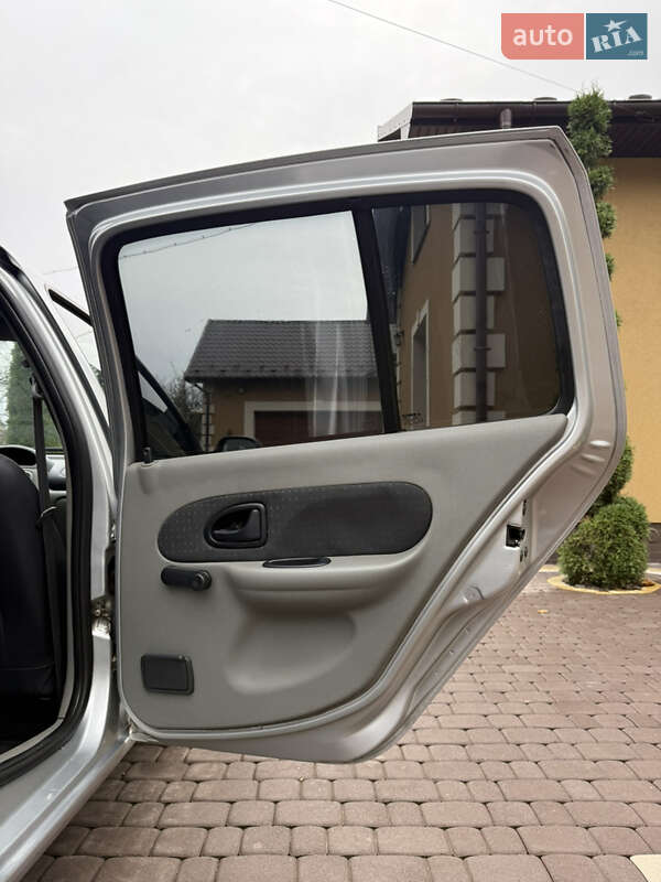 Седан Renault Clio Symbol 2005 в Косові фото 22 Седан Renault Clio Symbol 2005 в Косові
