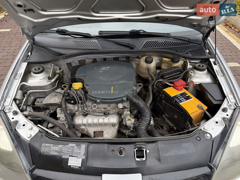 Седан Renault Clio Symbol 2005 в Косові фото 30 Седан Renault Clio Symbol 2005 в Косові