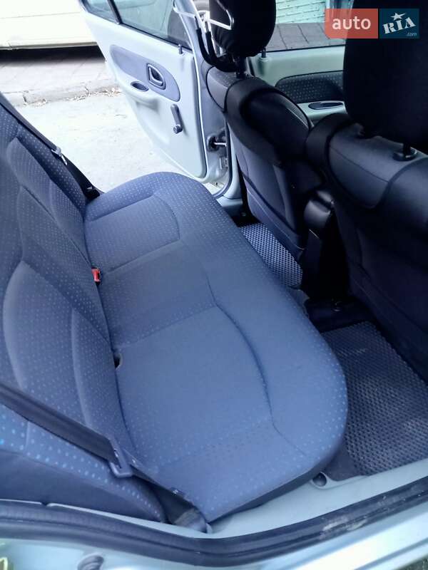 Седан Renault Clio Symbol 2006 в Киеве фото 11 Седан Renault Clio Symbol 2006 в Киеве