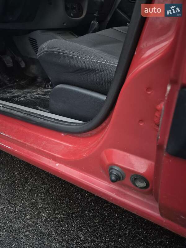 Седан Renault Clio Symbol 2004 в Запоріжжі