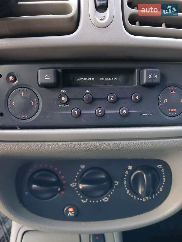 Седан Renault Clio Symbol 2003 в Хмельницком