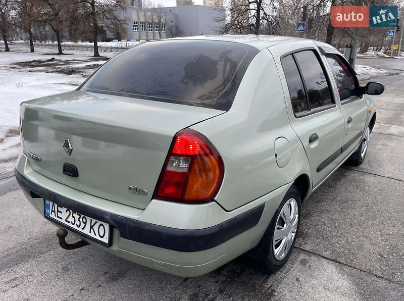 Седан Renault Clio Symbol 2004 в Киеве