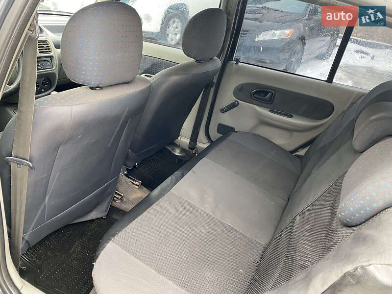 Седан Renault Clio Symbol 2006 в Василькове