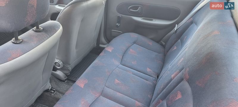 Седан Renault Clio Symbol 2001 в Днепре