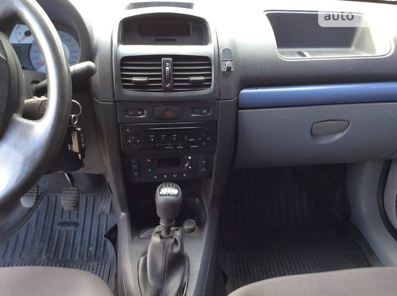 Седан Renault Clio 2008 в Киеве