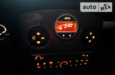 Хетчбек Renault Clio 2012 в 