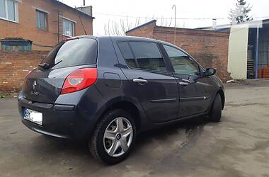 Хетчбек Renault Clio 2008 в 