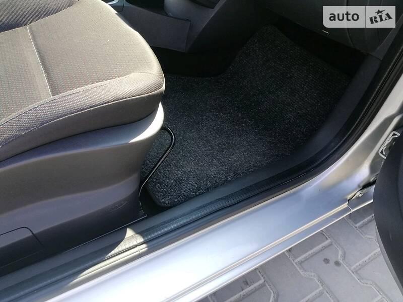 Хетчбек Renault Clio 2006 в Луцьку