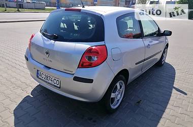 Хетчбек Renault Clio 2006 в 
