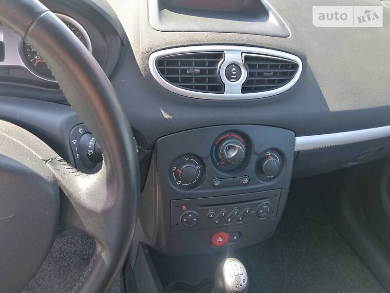 Хетчбек Renault Clio 2006 в Луцьку