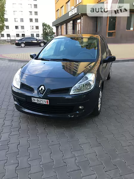 Хетчбек Renault Clio 2007 в 