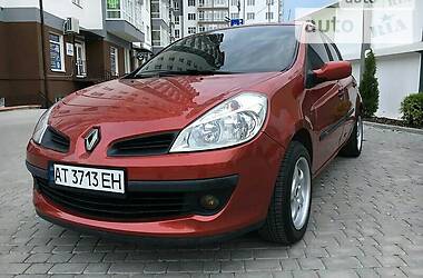 Хетчбек Renault Clio 2006 в 