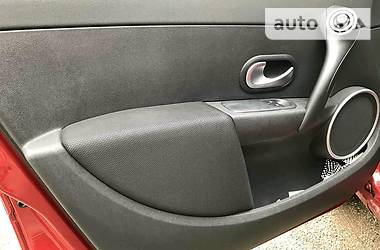 Хетчбек Renault Clio 2006 в 