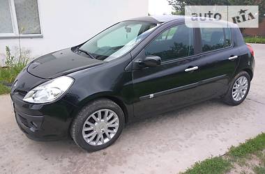 Хэтчбек Renault Clio 2006 в Каневе