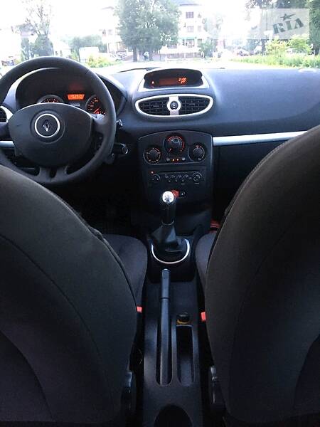 Хетчбек Renault Clio 2009 в Івано-Франківську