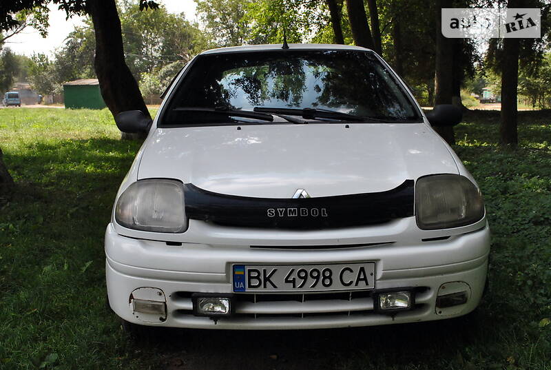 Седан Renault Clio 2002 в Ровно