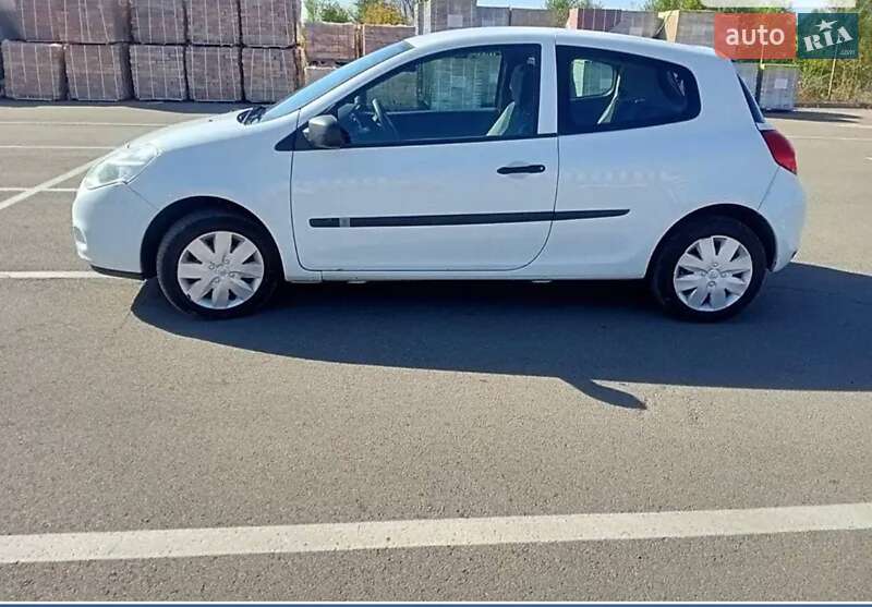 Хэтчбек Renault Clio 2010 в Кривом Роге