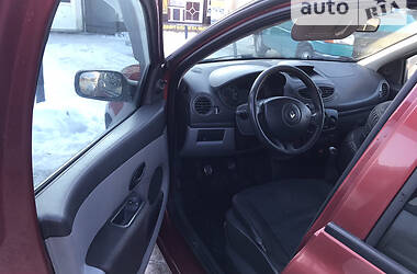 Хэтчбек Renault Clio 2006 в Бориславе