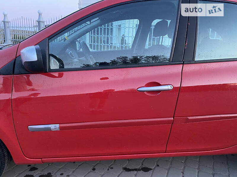 Универсал Renault Clio 2010 в Ивано-Франковске