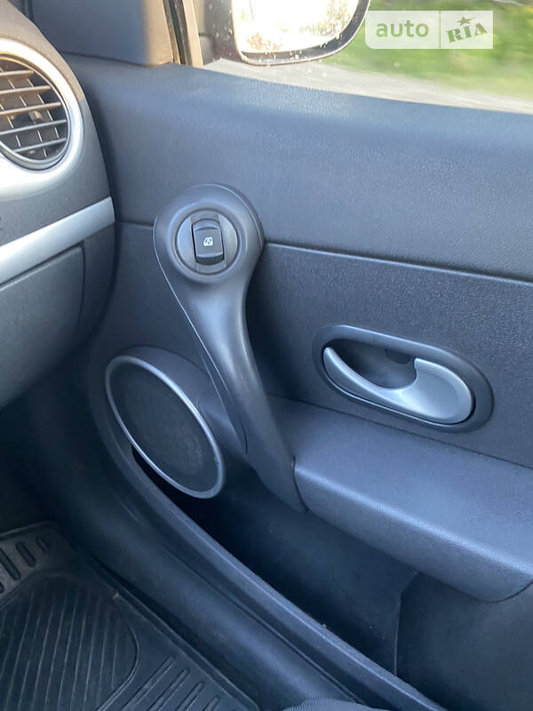 Универсал Renault Clio 2010 в Ивано-Франковске