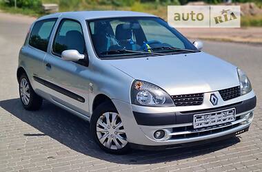 Хэтчбек Renault Clio 2003 в 
