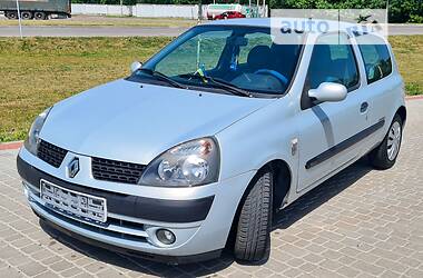 Хэтчбек Renault Clio 2003 в 