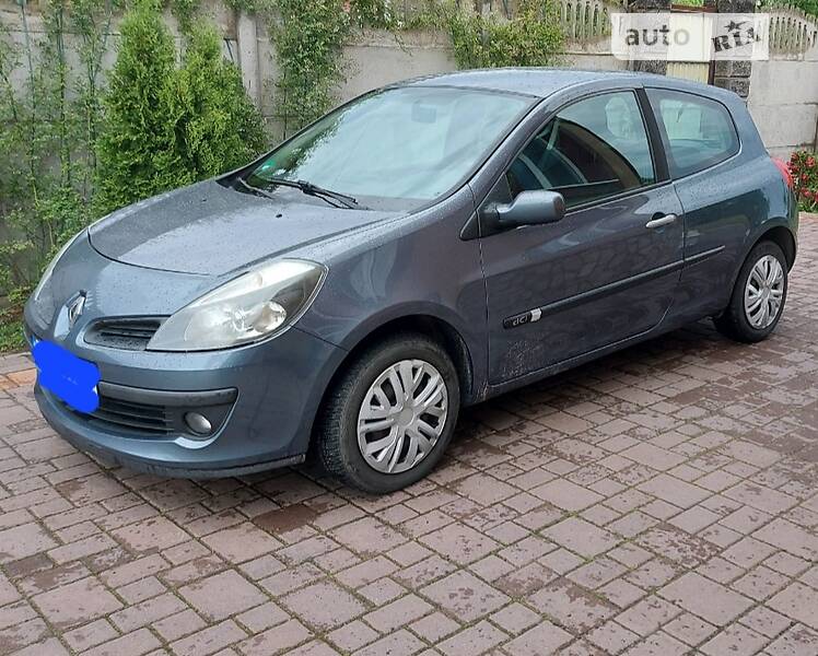 Хетчбек Renault Clio 2006 в Нетішині