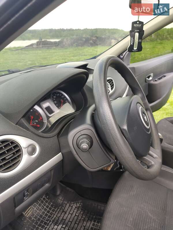 Хэтчбек Renault Clio 2011 в Кременце фото 11 Хэтчбек Renault Clio 2011 в Кременце
