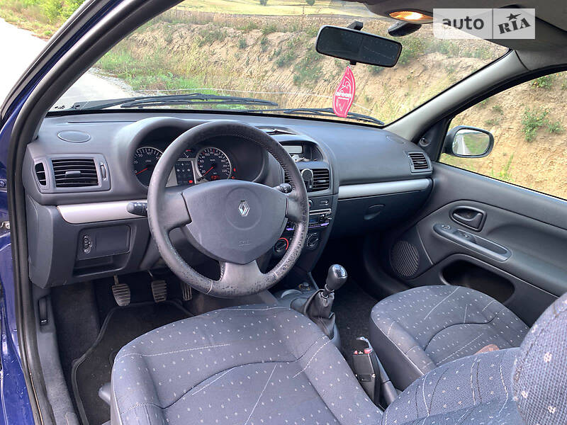 Хэтчбек Renault Clio 2002 в Черновцах