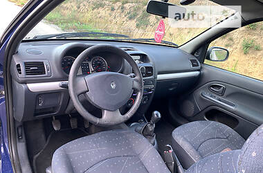 Хэтчбек Renault Clio 2002 в 