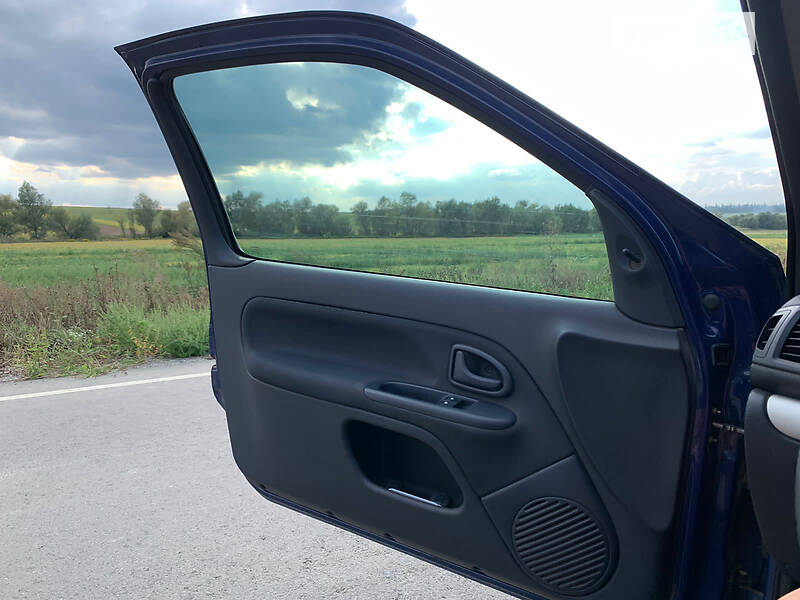 Хэтчбек Renault Clio 2002 в Черновцах