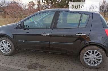 Хэтчбек Renault Clio 2006 в Киверцах