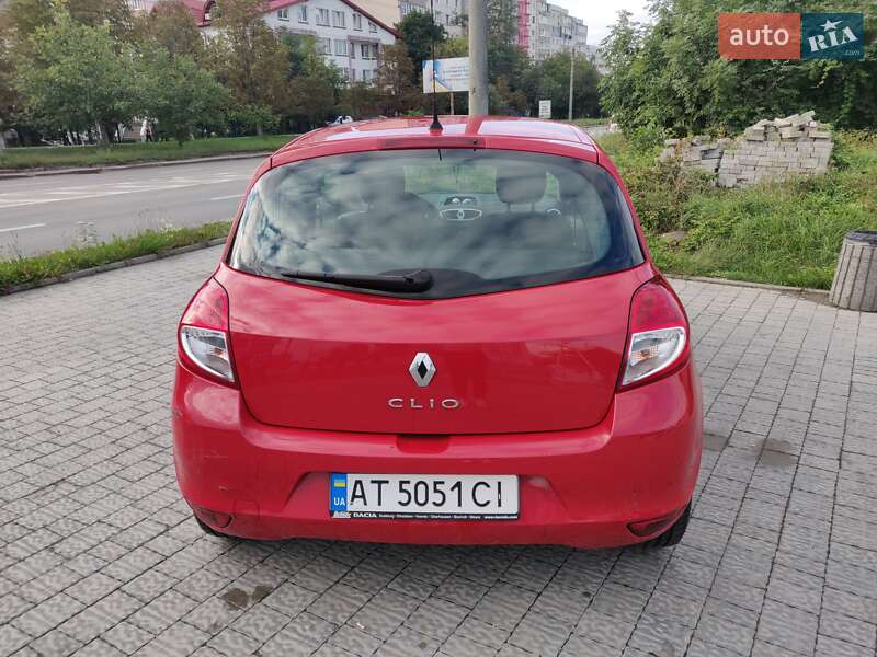 Хэтчбек Renault Clio 2012 в Ивано-Франковске