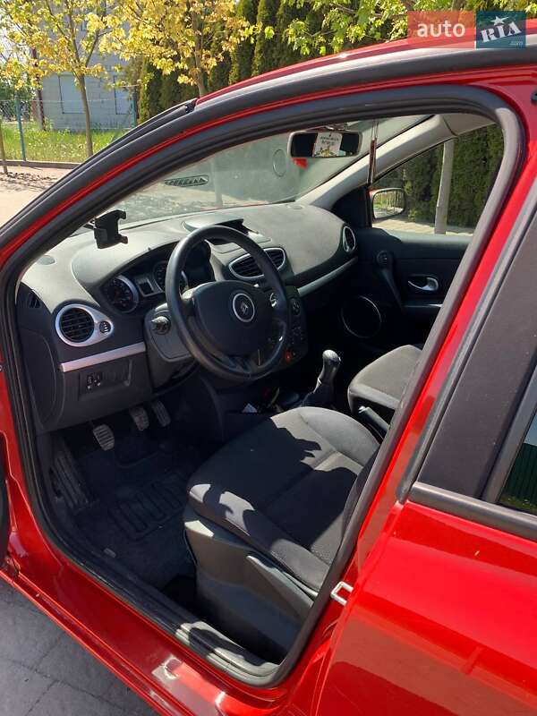 Хэтчбек Renault Clio 2009 в Львове