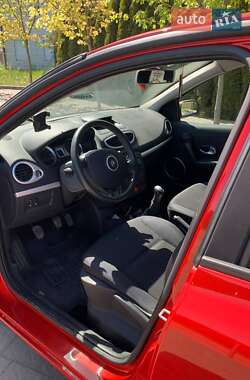 Хэтчбек Renault Clio 2009 в 