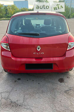 Хэтчбек Renault Clio 2011 в Нежине