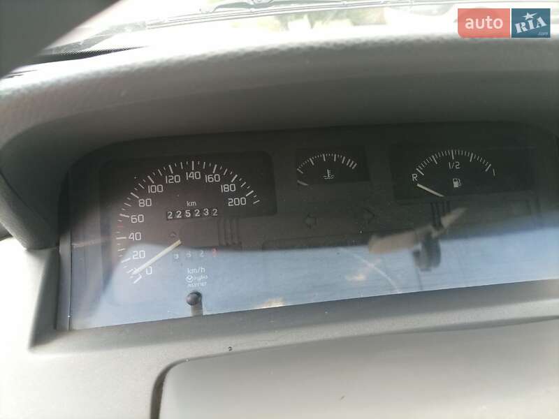 Хэтчбек Renault Clio 1996 в Запорожье