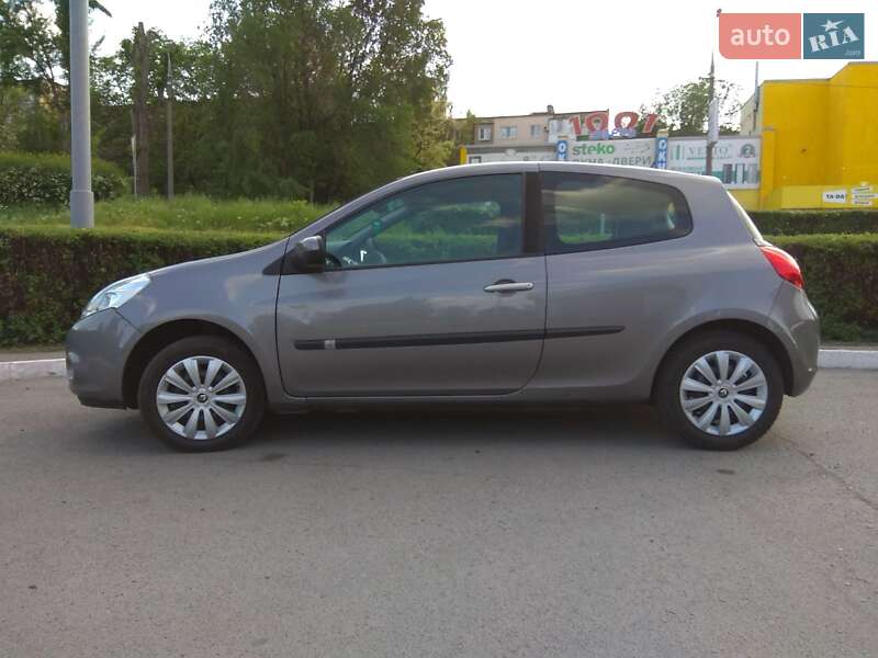 Хетчбек Renault Clio 2011 в Кам'янському