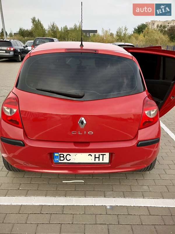 Хэтчбек Renault Clio 2008 в Дрогобыче