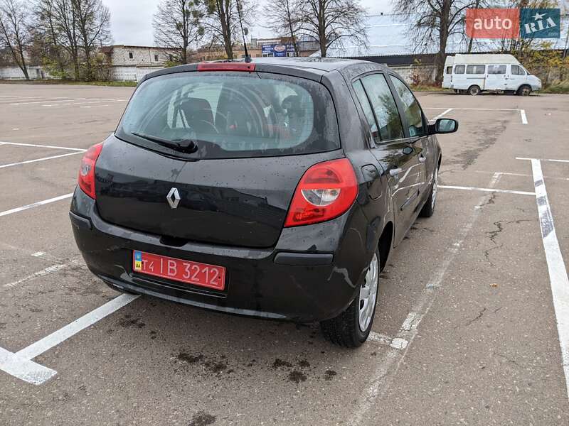 Хэтчбек Renault Clio 2007 в Ровно