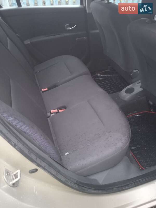 Хэтчбек Renault Clio 2006 в Чорткове