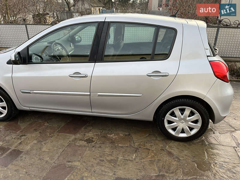 Хетчбек Renault Clio 2011 в Теребовлі