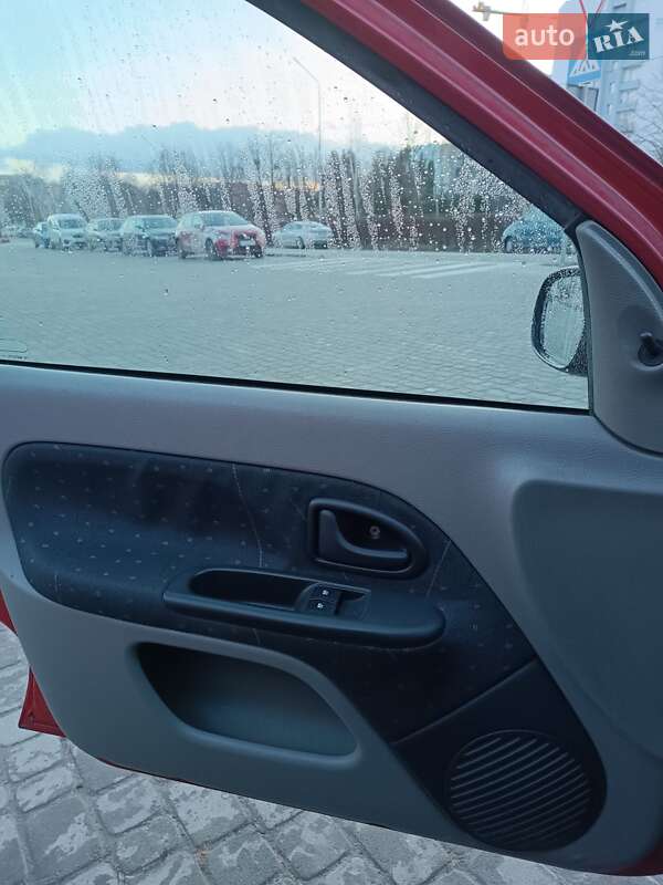 Хетчбек Renault Clio 2002 в Львові