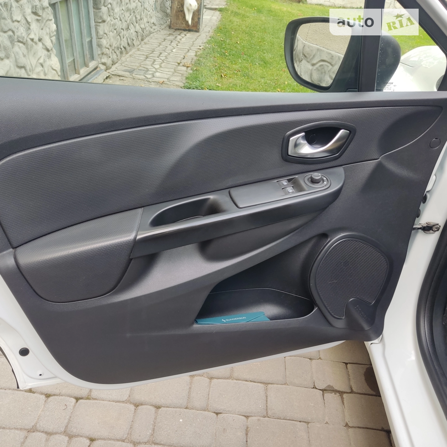 2016 Renault Clio - мініатюра 28