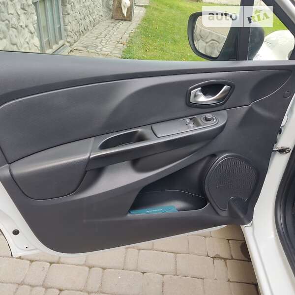 Хетчбек Renault Clio 2016 в Чорткові фото 28 Хетчбек Renault Clio 2016 в Чорткові