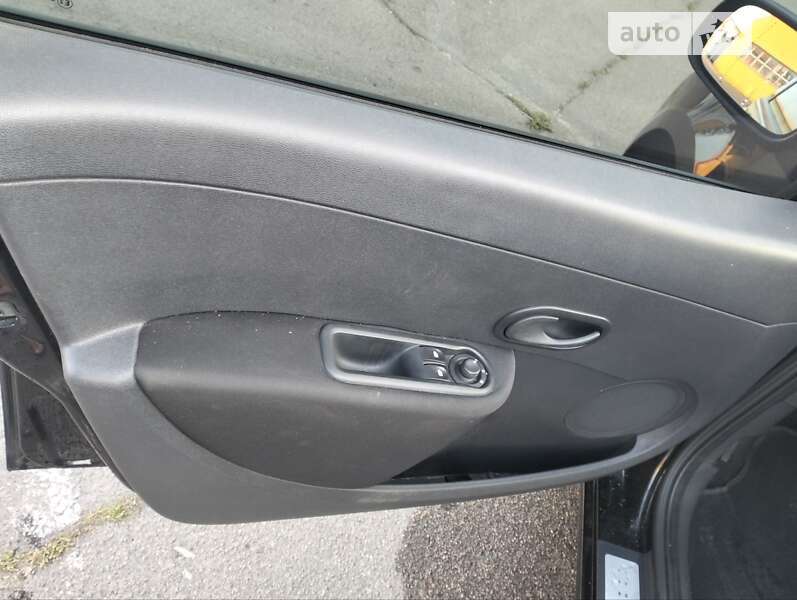 Хэтчбек Renault Clio 2007 в Житомире фото 7 Хэтчбек Renault Clio 2007 в Житомире